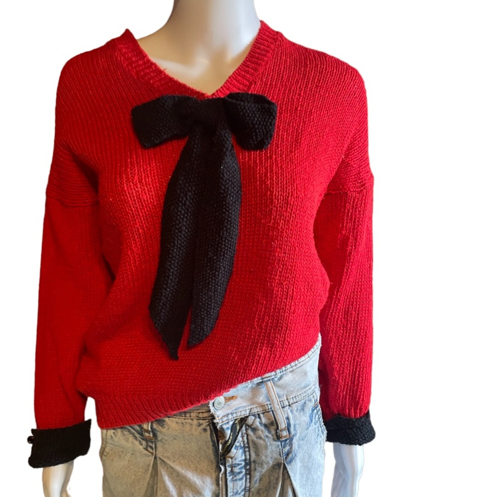 Marisa Christina Christmas Sweater. Red with black bow. Size Medium.